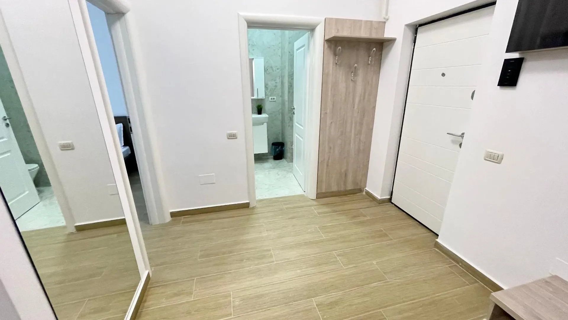 Central Adress Ad26 Bucharest Apartment